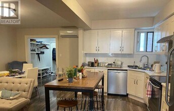 1074 Bloor St W in Toronto, ON - Building Photo - Building Photo