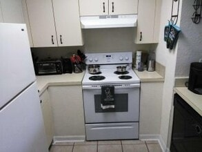 13545 Eagle Ridge Dr, Unit 814 in Ft. Myers, FL - Building Photo - Building Photo