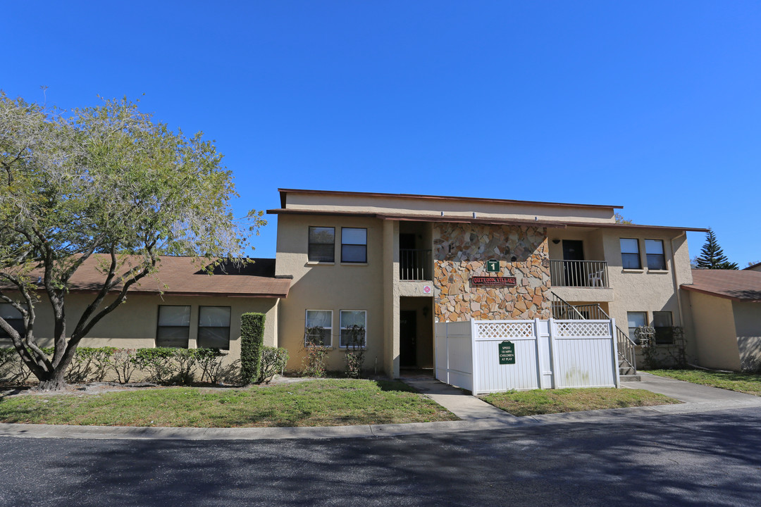 Outlook Village Apartments in Pinellas Park, FL - Building Photo