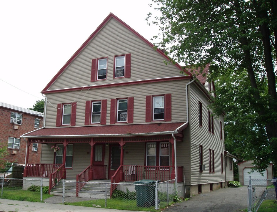 153-155 Cowles St in Bridgeport, CT - Building Photo