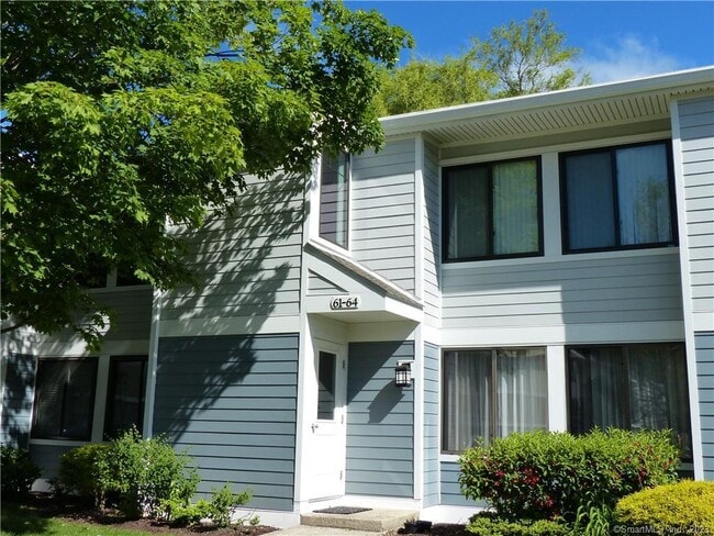 64 Lawson Ln in Ridgefield, CT - Building Photo - Building Photo
