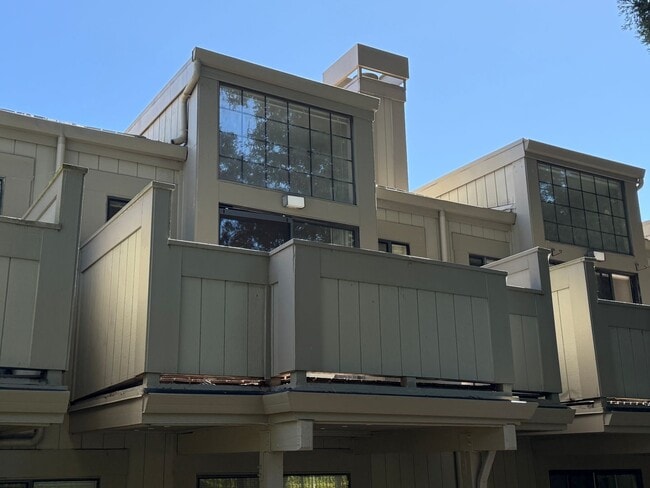 property at 302 Sandpiper Ct