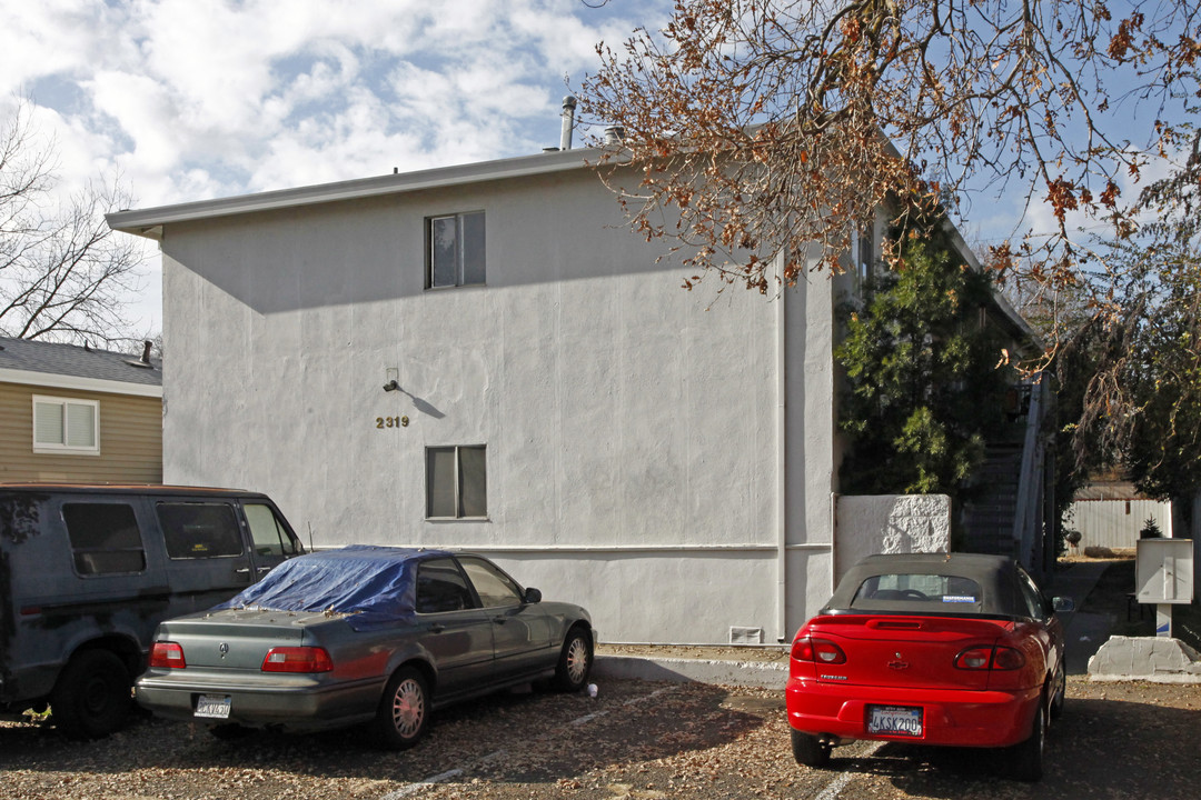 2319 Empress St in Sacramento, CA - Building Photo