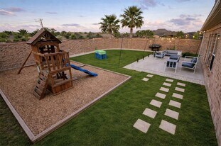 13202 Anchor Isle Ct in La Marque, TX - Building Photo