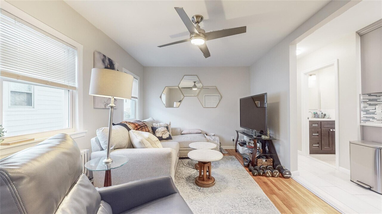 157-41 9th Ave in Queens, NY - Building Photo