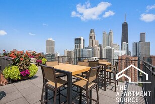 120 W Chestnut St, Unit 3008 in Chicago, IL - Building Photo