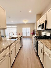 46375 Pryor Square in Cascades, VA - Building Photo - Building Photo