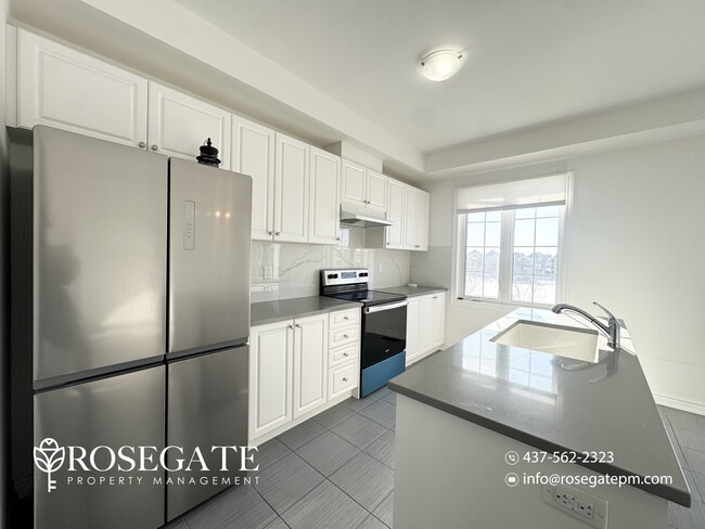 Spacious 3-Bedroom Freehold Townhouse with Garage & Backyard in Brampton in Brampton, ON - Building Photo - Building Photo