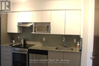 120 Varna Dr in Toronto, ON - Building Photo - Building Photo