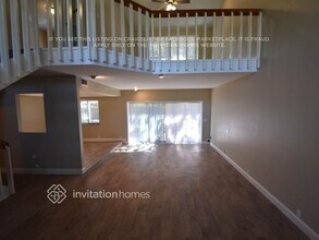 1240 Majestic Oak Dr in Apopka, FL - Foto de edificio - Building Photo