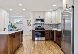 5573 S Huron St, Unit Huron St in Littleton, CO - Foto de edificio - Building Photo