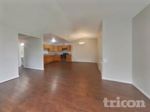 8626 Danridge Dr in Sacramento, CA - Building Photo - Building Photo