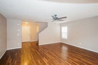 6192 Windmill Island Ave in Las Vegas, NV - Foto de edificio - Building Photo