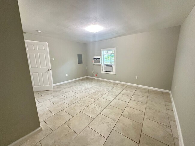 107 Altic St in Houston, TX - Building Photo - Building Photo