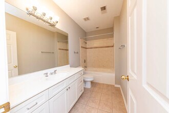 2331 N Lister Ave in Chicago, IL - Building Photo - Building Photo