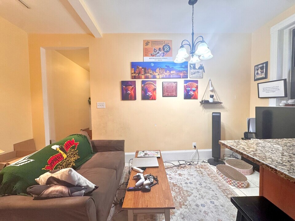 57 Brighton Ave, Unit 3 in Boston, MA - Building Photo