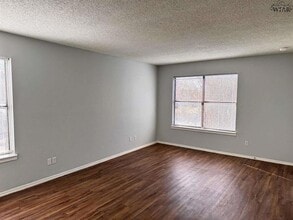1611 Bell St in Wichita Falls, TX - Foto de edificio - Building Photo
