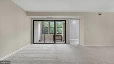 9653 White Acre Rd in Columbia, MD - Building Photo - Building Photo