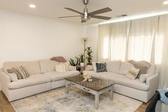 608 W Dennis Dr in Clovis, CA - Building Photo - Building Photo