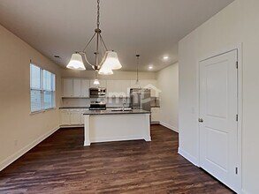 2001 Bennett Dr in Lebanon, TN - Foto de edificio - Building Photo