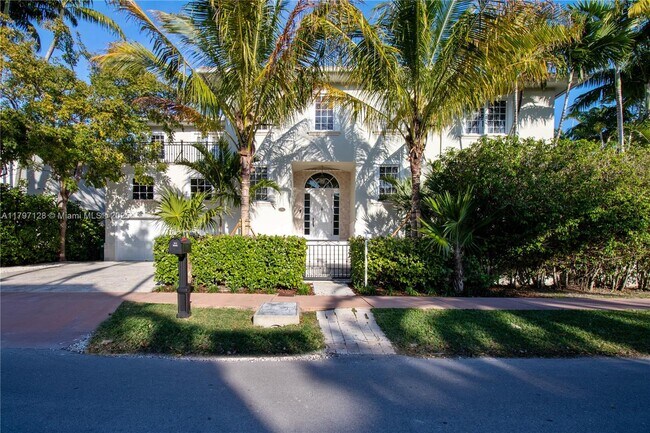 797 Ridgewood Rd in Key Biscayne, FL - Building Photo - Building Photo