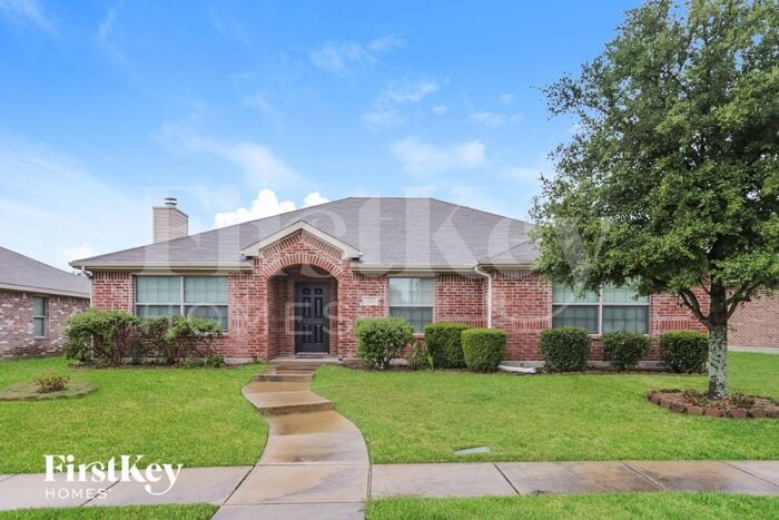 1210 Jewel Ln in Lancaster, TX - Building Photo