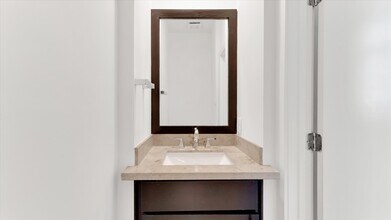 2115 Colorado St in Houston, TX - Building Photo - Building Photo