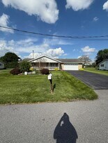 85 Buckthorn Dr in Carlisle, PA - Building Photo
