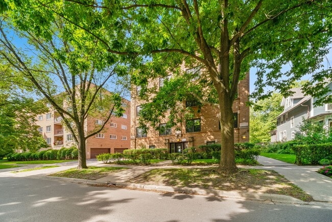 721 Foster St, Unit 3W in Evanston, IL - Building Photo - Building Photo