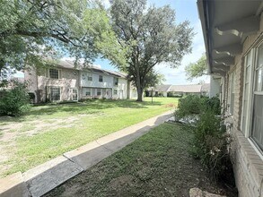 12875 High Star Dr in Houston, TX - Building Photo - Building Photo