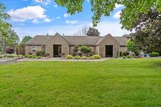 Westminster Place in Liverpool, NY - Foto de edificio - Building Photo