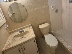 1285 Roma Ct in Orlando, FL - Building Photo - Building Photo