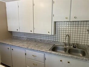 708 W Lyon St in Lyons, KS - Building Photo - Building Photo