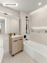 20-08 Steinway St in Queens, NY - Building Photo - Building Photo