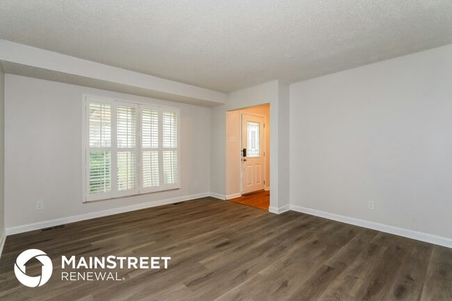 148 Shaw Dr in Eureka, MO - Foto de edificio - Building Photo