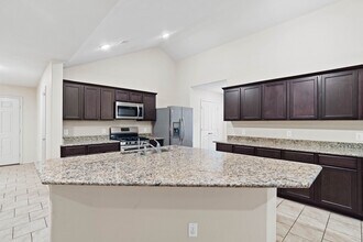 9718 Ancient Elm Ln in Tomball, TX - Building Photo - Building Photo