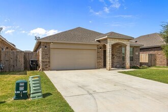 7319 W Pile Ranch Rd in Odessa, TX - Foto de edificio - Building Photo