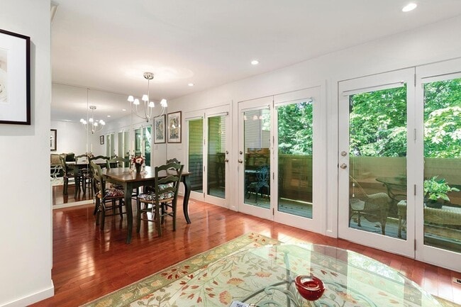 241 Perkins St, Unit E101 in Boston, MA - Building Photo - Building Photo