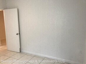 160 NW 11th Terrace in Miami, FL - Foto de edificio - Building Photo