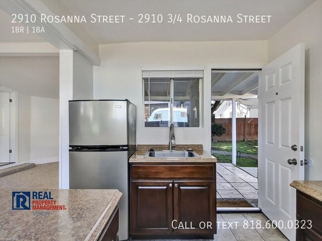 2910 Rosanna St in Los Angeles, CA - Building Photo - Building Photo
