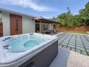 1100 SW 20th St-Unit -ID1044548P in Fort Lauderdale, FL - Building Photo - Building Photo