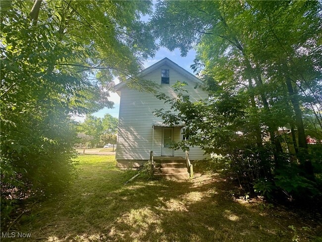 728 McKinley Ave in Akron, OH - Foto de edificio - Building Photo