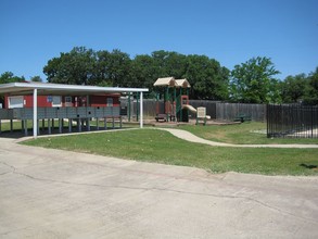 Willow Terrace in Fort Worth, TX - Building Photo - Other