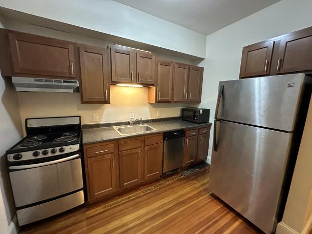 181 Winthrop Rd, Unit 9 in Brookline, MA - Building Photo