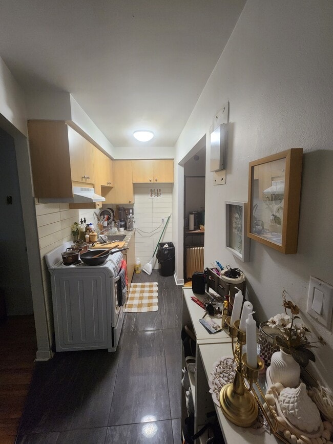 property at 6880-625e 25e Ave