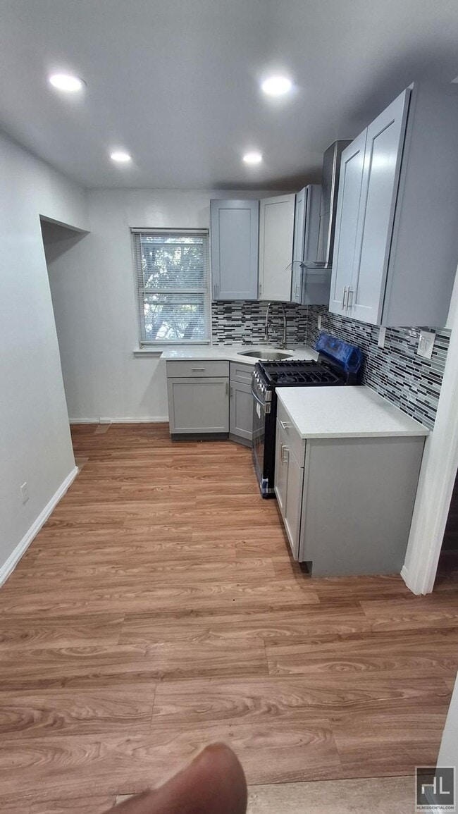 5122 Ave. S in Brooklyn, NY - Foto de edificio - Building Photo