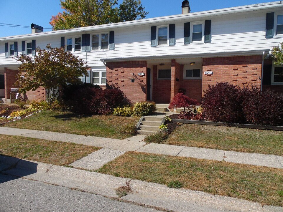 8025 S Alaska St in Oscoda, MI - Building Photo