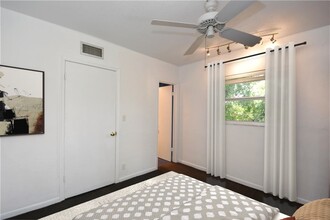 215 NE 16th Ave, Unit #301 in Fort Lauderdale, FL - Building Photo - Building Photo