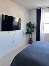 7783 Howard Ct in Hesperia, CA - Foto de edificio - Building Photo