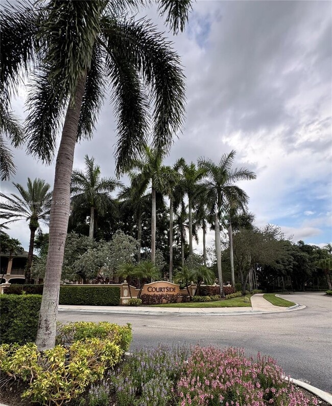 property at 2787 Center Ct Dr